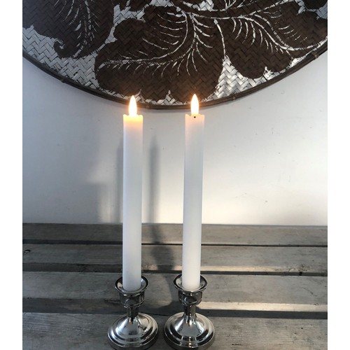 Outlet: LED kronljus med 3D flamma 25cm i vit - 2-pack