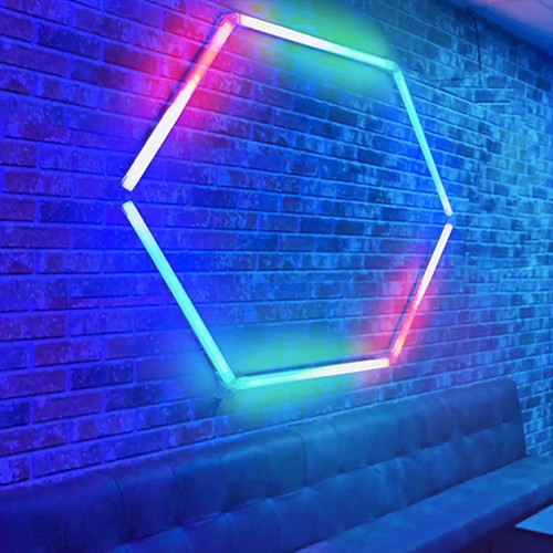 Hexagon RGBIC 1 fält komplett set - 20W. inklusive bluetooth-kontroller och strömförsörjning