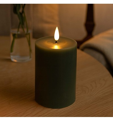 LED Blockljus 10cm hög, smält-look, flameffekt - Ø7,5cm, 10cm hög, fungerar med fjärrkontroll, äkta stearin, Djup grön