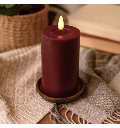 LED Blockljus 12,5 cm hög, smält-utseende, flameffekt - Ø7,5 cm, fungerar med fjärrkontroll, äkta stearin, bordeauxröd